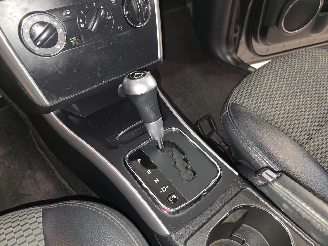 Mercedes-benz B 180 AUTOMATIC