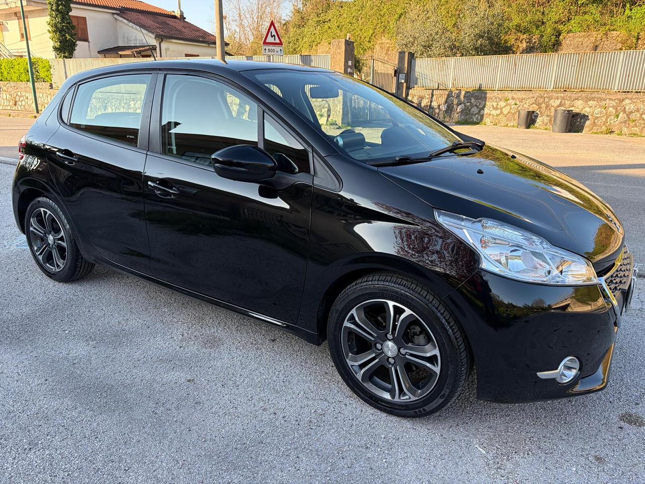 Peugeot 208 1.4 HDi 68CV 5 porte Allure