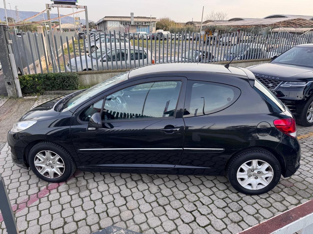 Peugeot 207 1.4 8V 75CV 3p. Special Edition