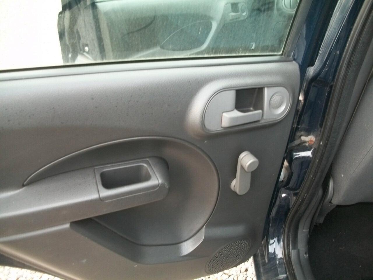 Fiat Panda 1.2 Emotion 1242 BENZINA EURO 05 NERA KM 199587 A EURO 3990,00 PIU PASSAGGIO E GARANZIAO GARANZIA UN ANNO
