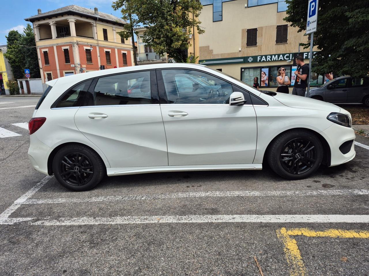 Mercedes B 200 d Automatic PACK AMG