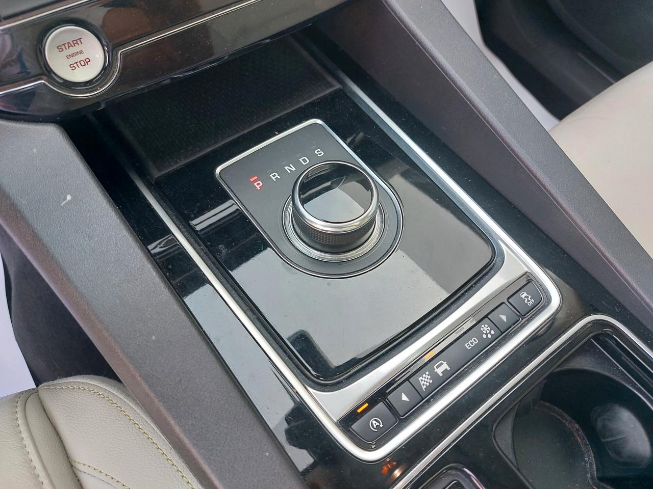 Jaguar F-Pace 2.0 D 180 CV AWD Prestige