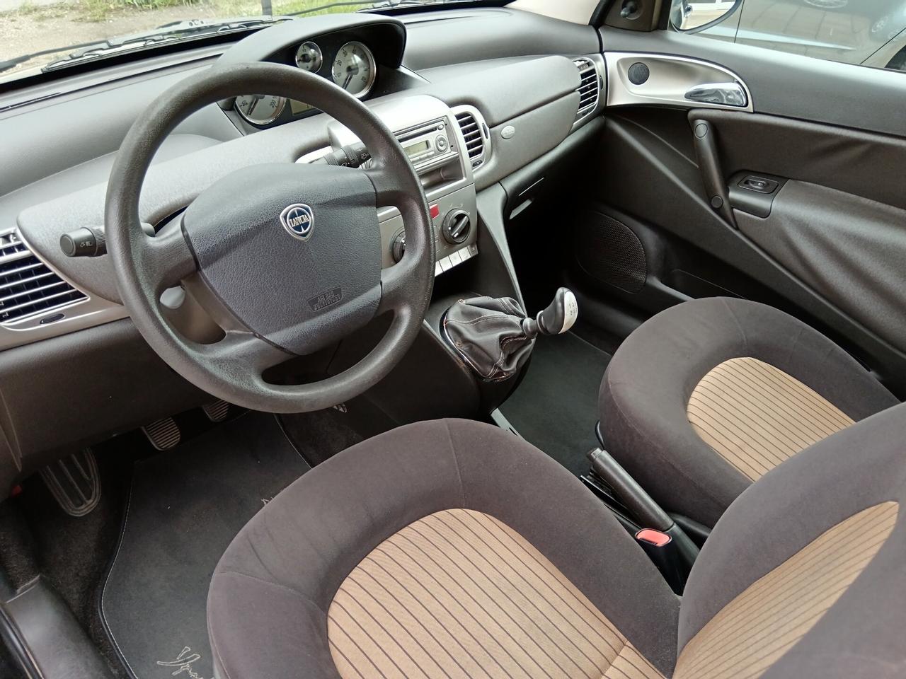 Lancia Ypsilon 1.2 Oro