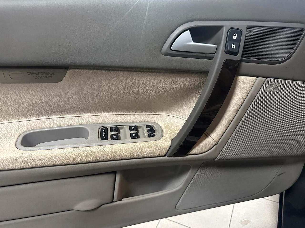 Volvo C70 2.4 D5 20V aut. Momentum TENUTA BENISSIMO