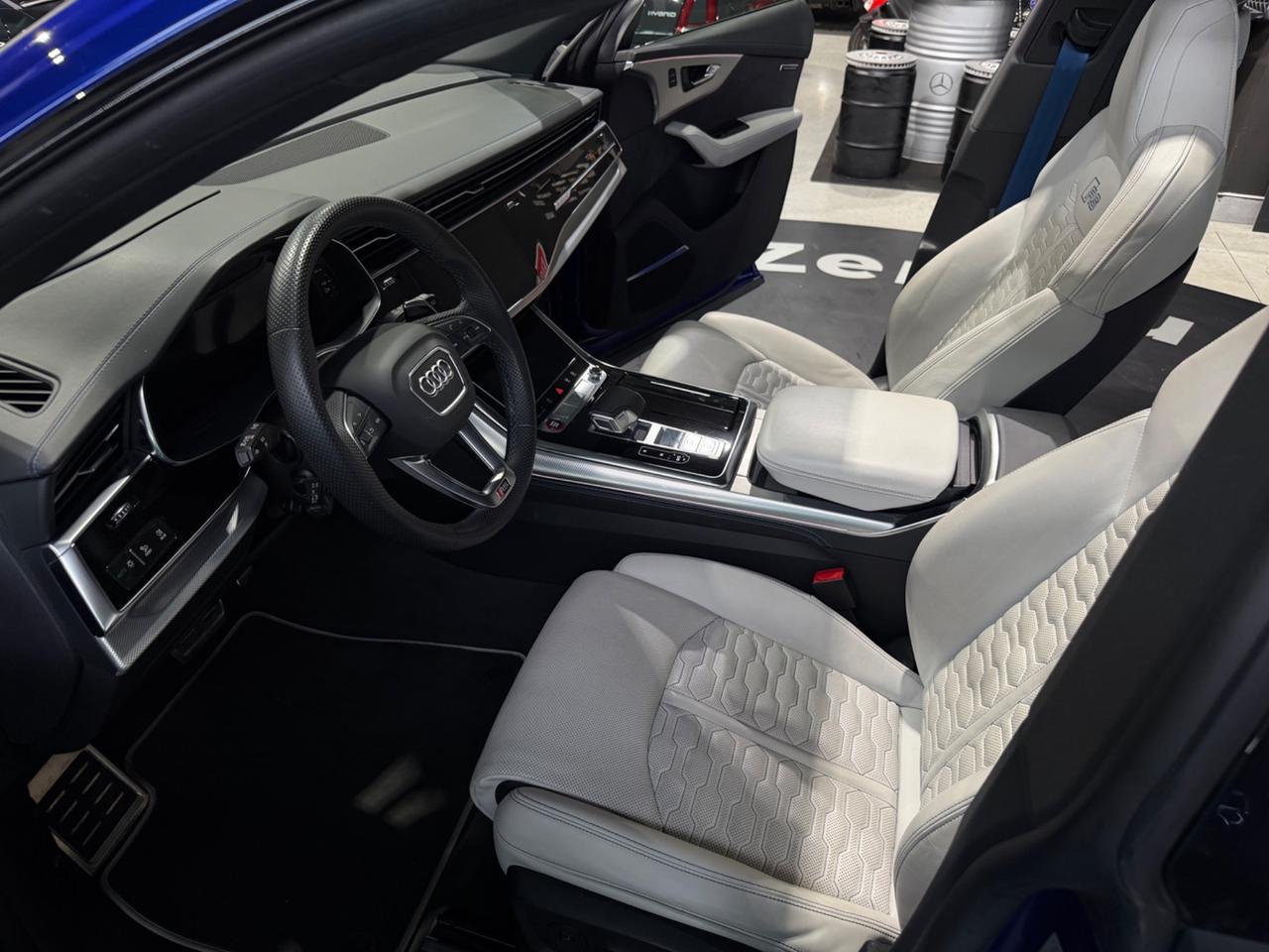 Audi Q8 RS TFSI V8 quattro tiptronic