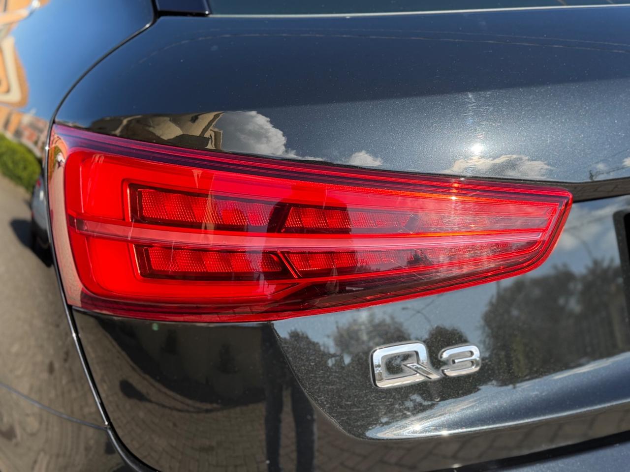 Audi Q3 2.0 TDI 120 CV Business