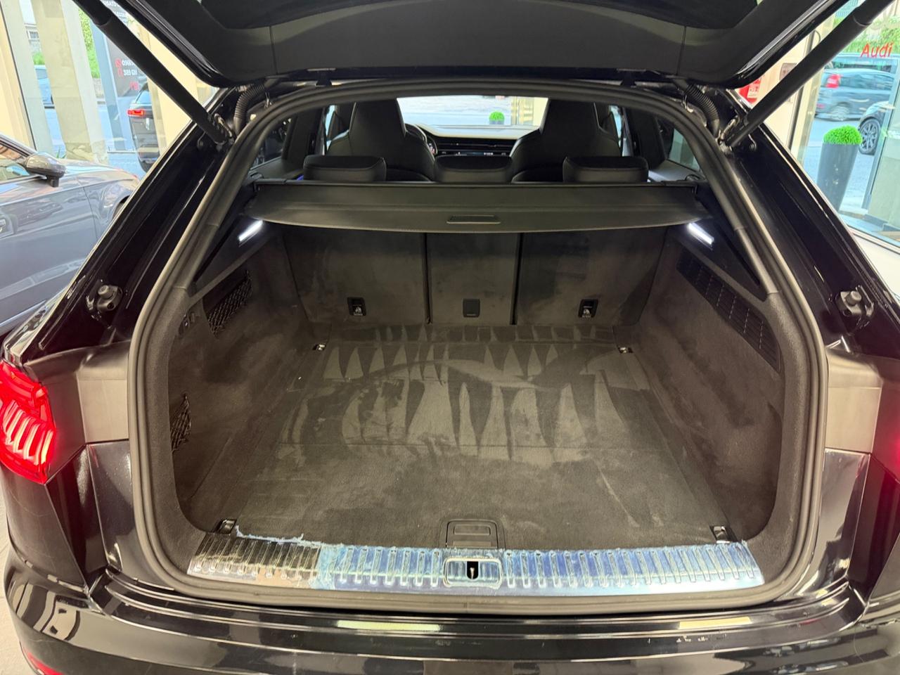 Audi Q8 50 TDI 286 CV quattro S LINE