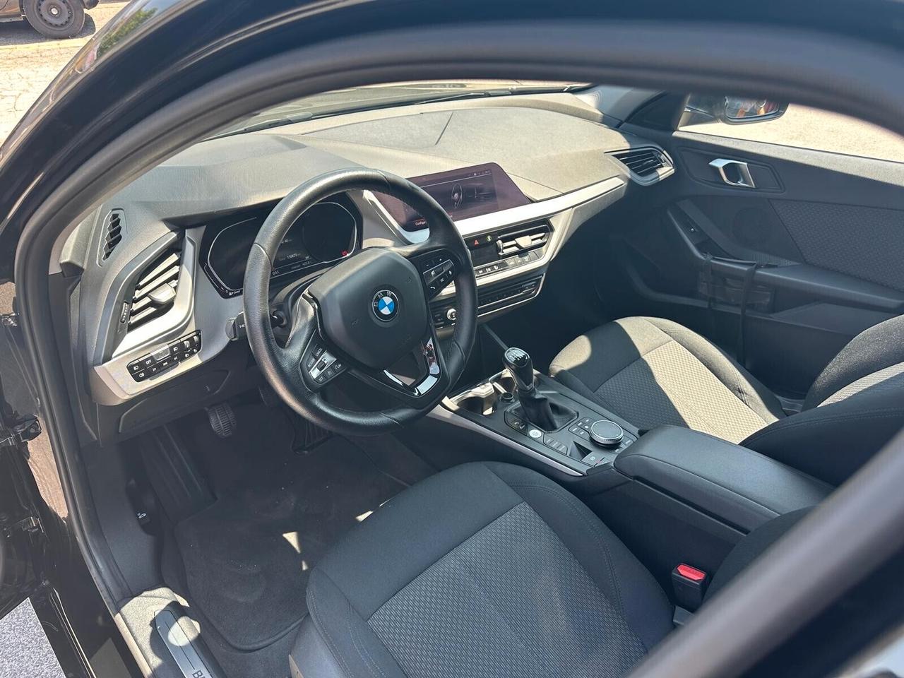 Bmw 116 118d 5p. Business Advantage