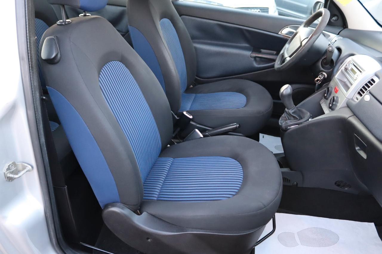 Lancia Ypsilon 1.3 MJT 75 CV Oro
