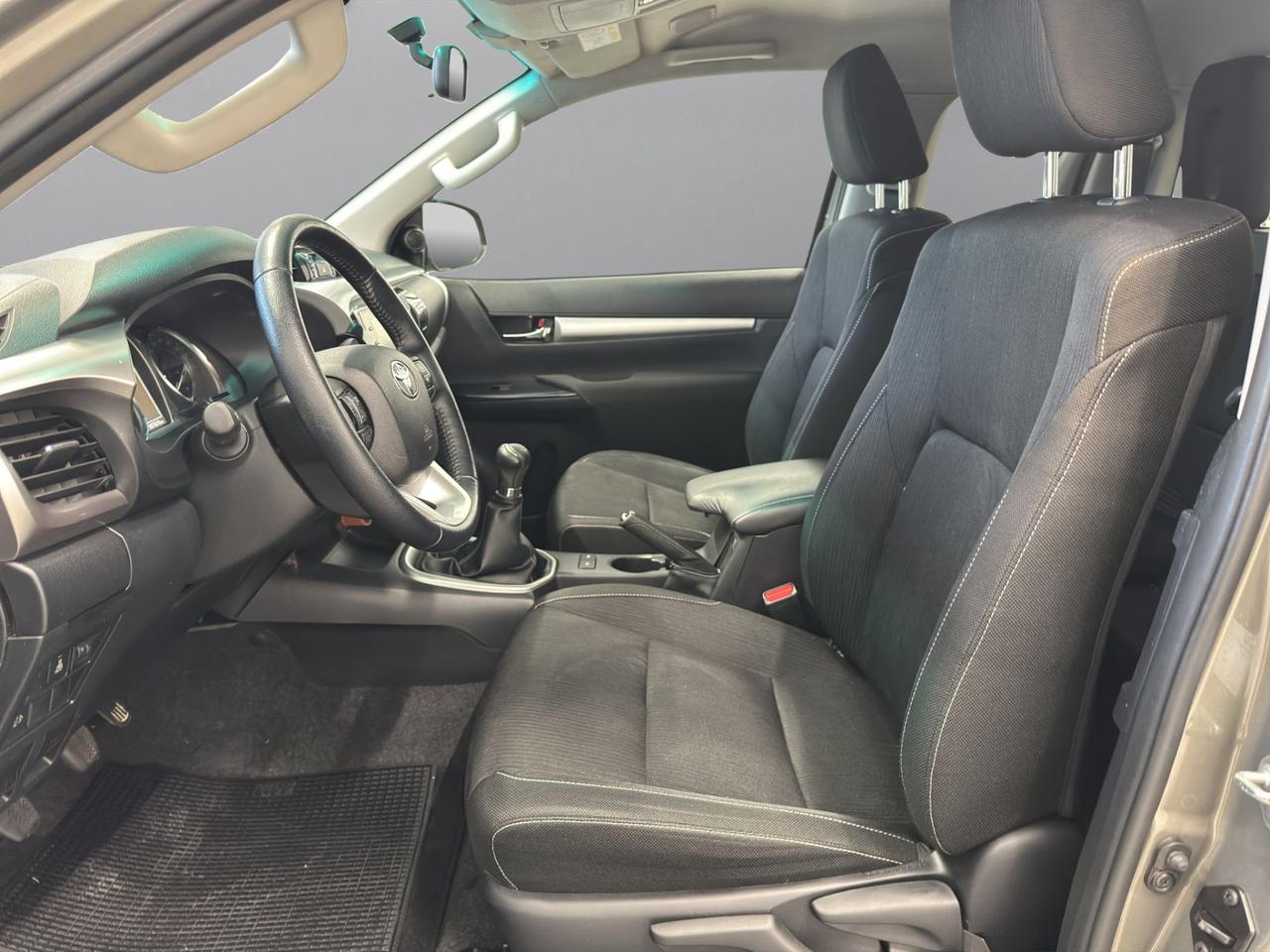 Toyota Hilux 2.4 d-4d extra cab Lounge 4wd