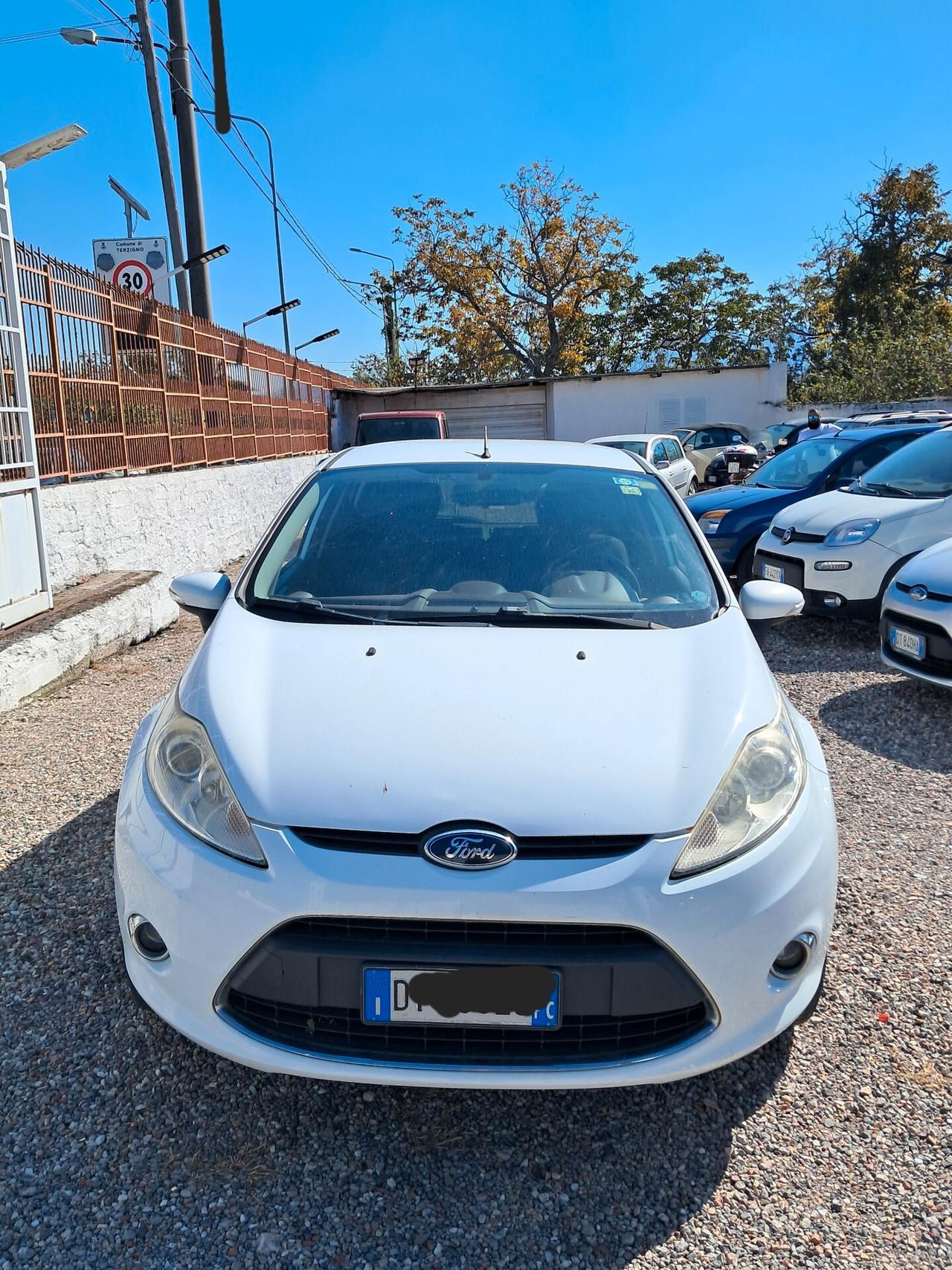 Ford Fiesta 1.4 5 porte Bz.- GPL Titanium