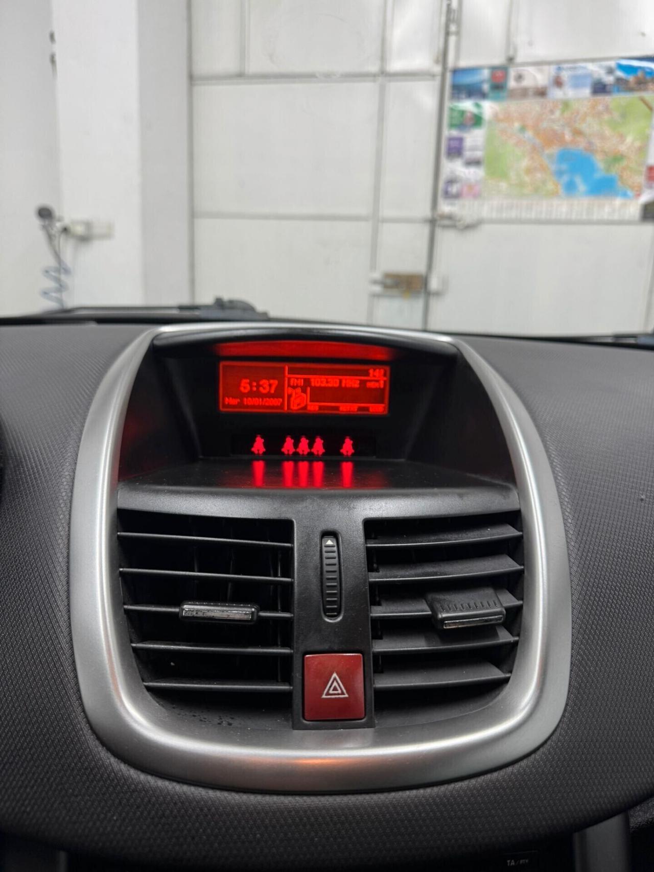 Peugeot 207 1.6 8V HDi 112CV SW Outdoor