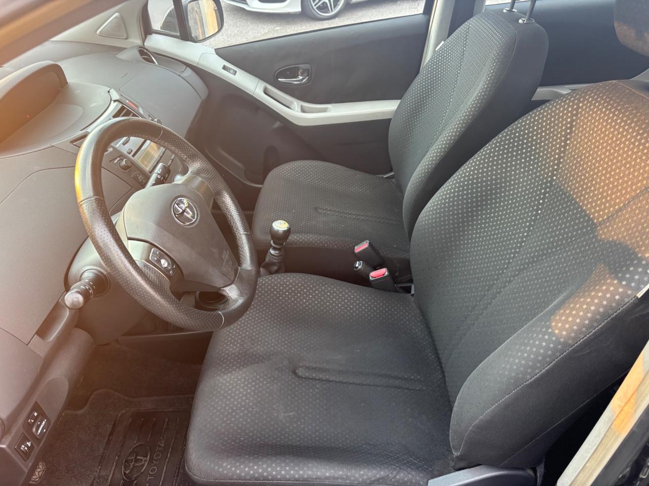 Toyota Yaris 1.3 5 porte Sol-2011