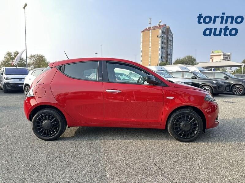 Lancia Ypsilon Ypsilon 1.0 firefly hybrid Silver s&s 70cv