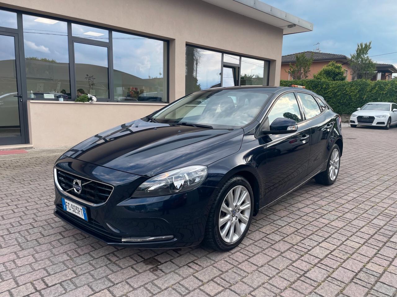 Volvo V40 D2 Geartronic Kinetic