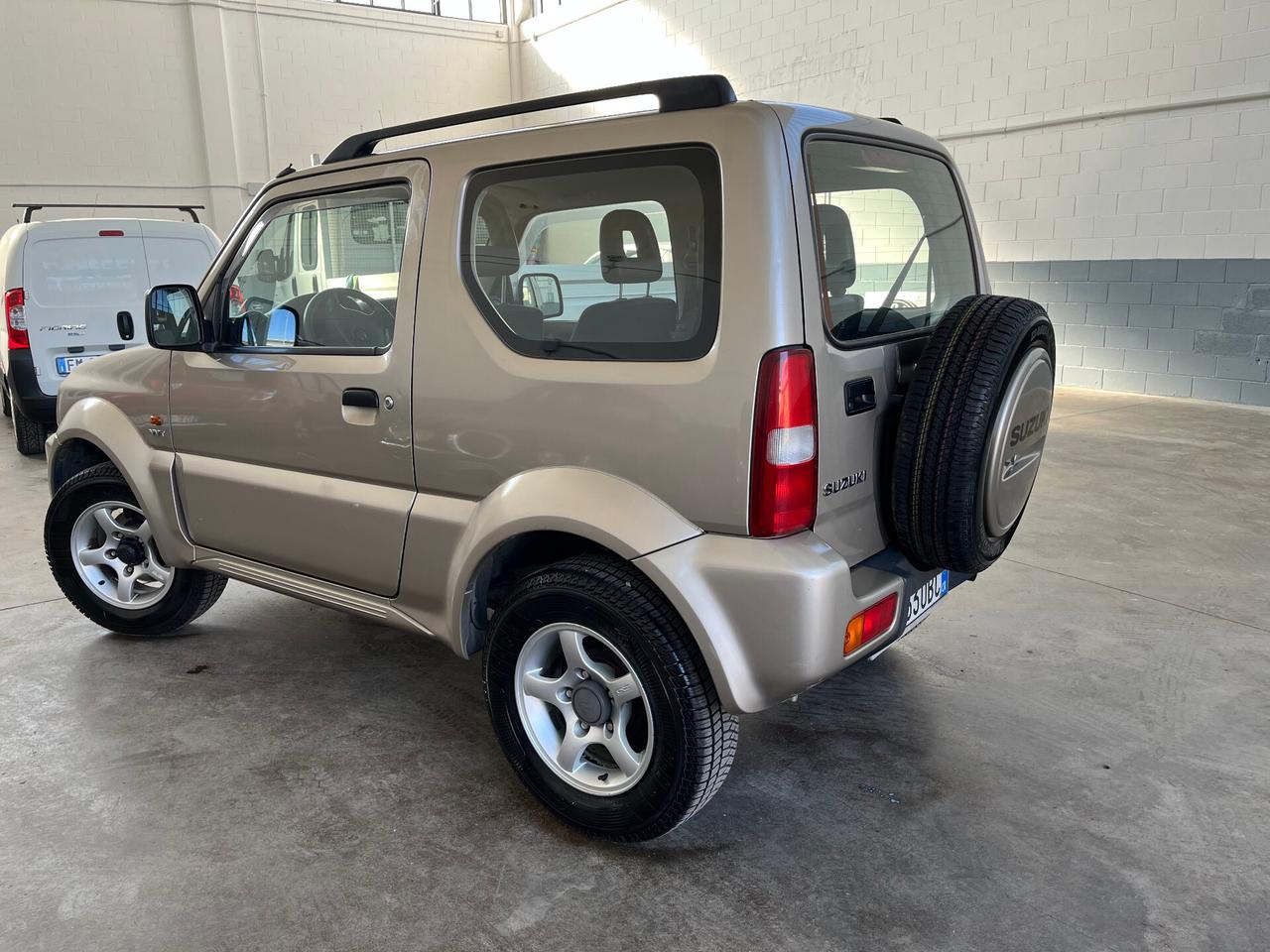 Suzuki Jimny 1.3i 16V cat 4WD JLX