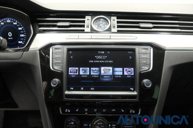 VOLKSWAGEN Passat Variant 2.0 TDI 190 CV DSG HIGHLINE BMT FARI LED