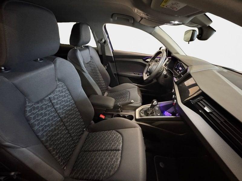 Audi A1 Sportback 30 1.0 tfsi Identity Black 116cv s-tronic