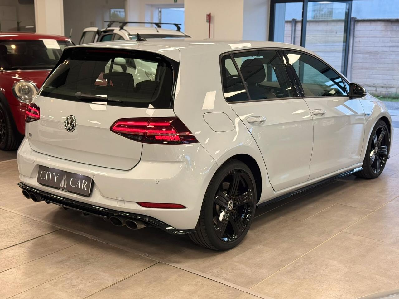 Volkswagen Golf R 2.0 TSI DSG 4MOTION 5p. BMT