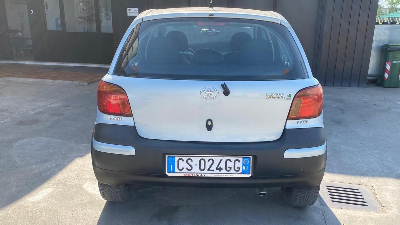 Toyota Yaris 1.0i 16V cat 5 porte Sol