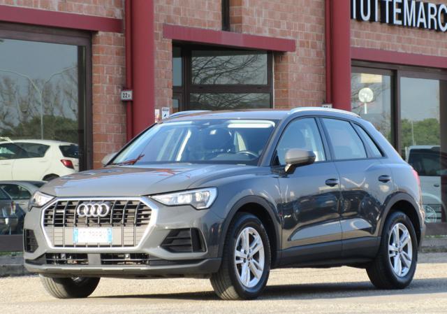 AUDI Q3 35 TDI quattro S tronic Business