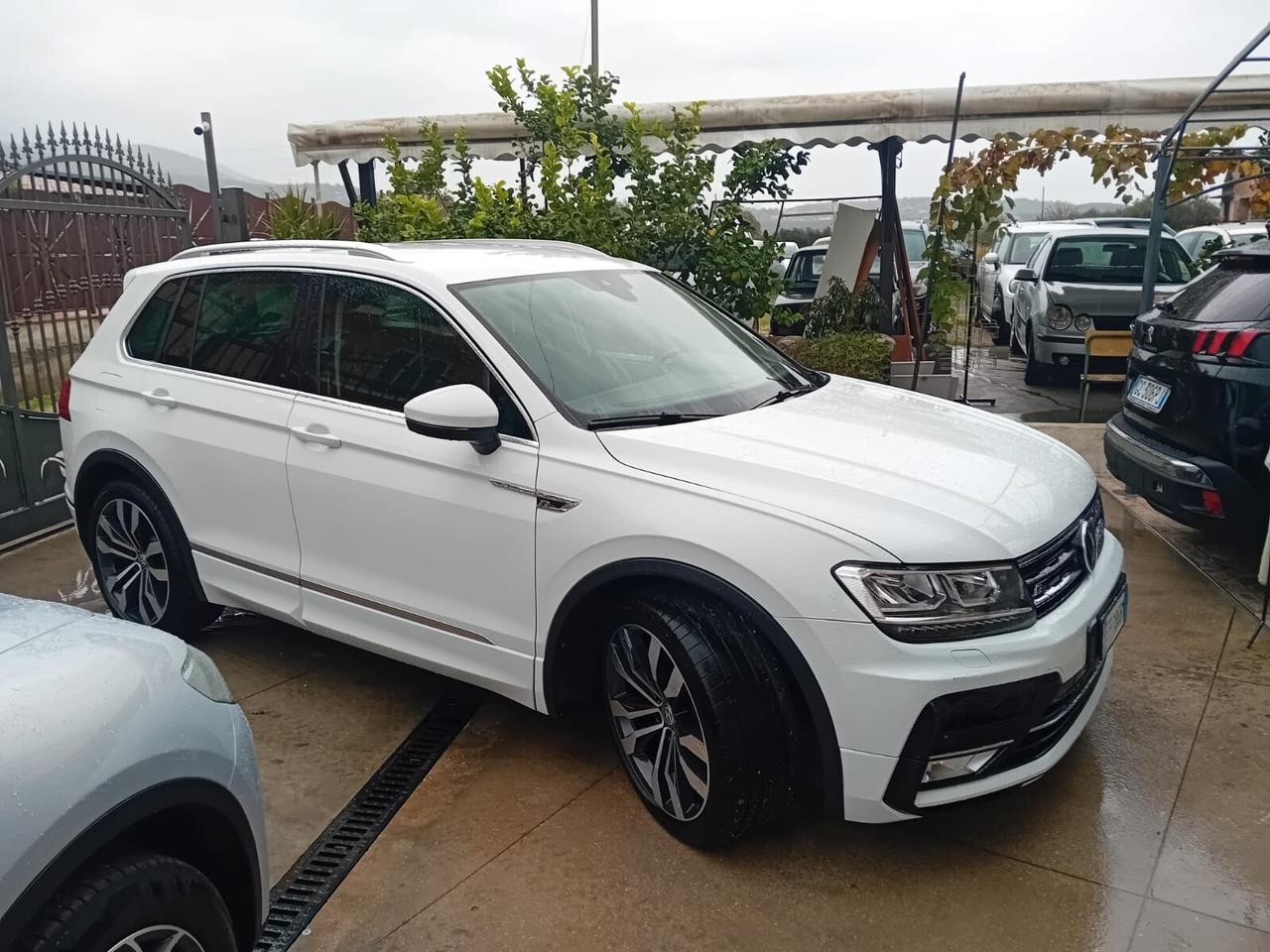 Volkswagen Tiguan 2.0 BiTDI SCR DSG 4MOTION Executive R-Line BMT