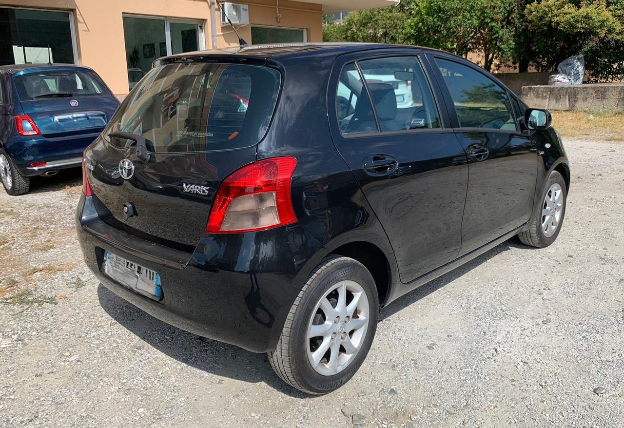 Toyota Yaris 1.4 D-4D 5 porte Navi