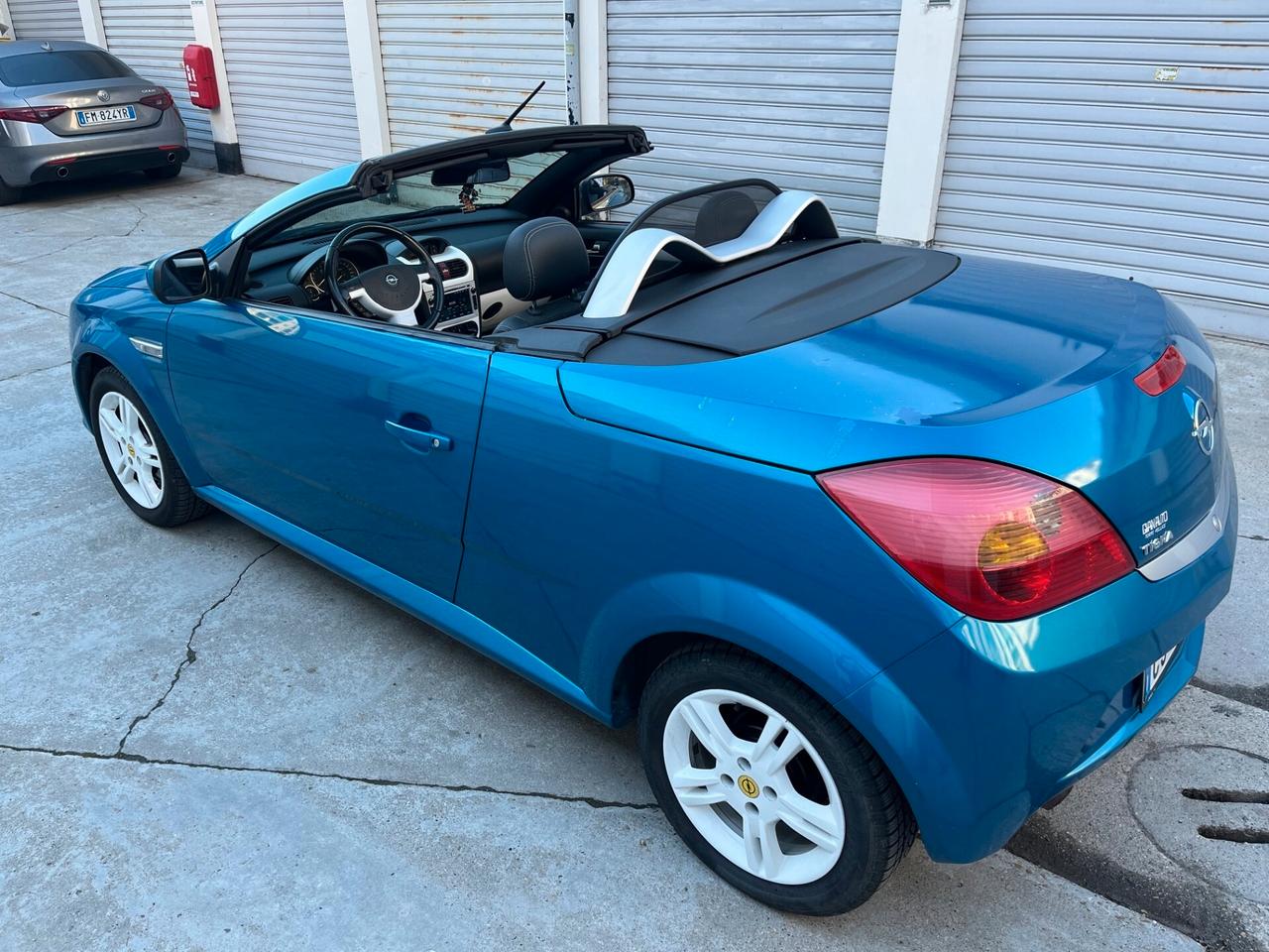 Opel Tigra TwinTop 1.4 16V Sport CABRIO