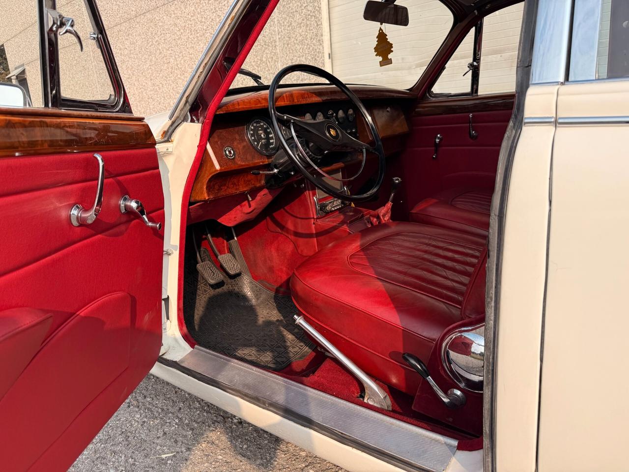 Jaguar MK II