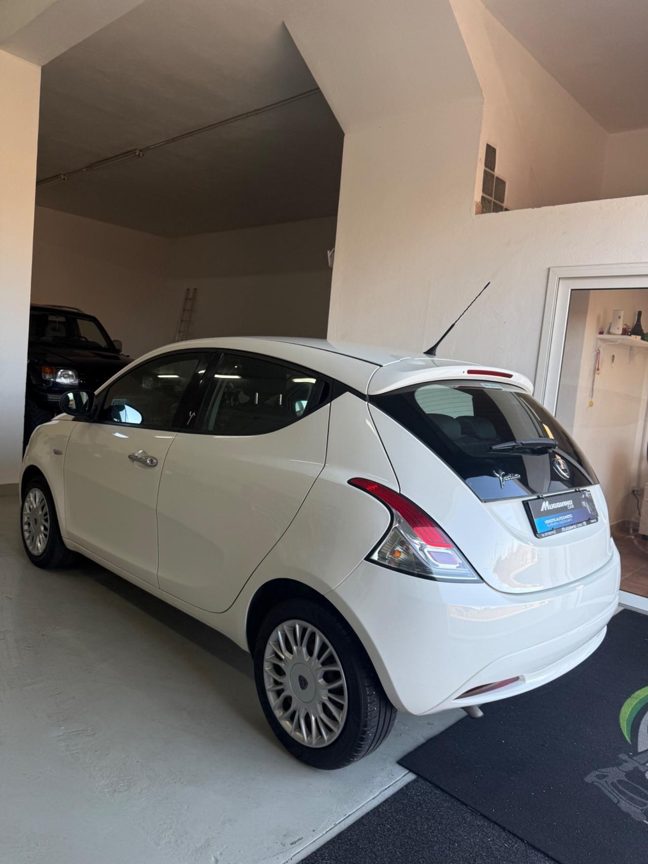 Lancia Ypsilon 1.2 69 CV 5 porte Platinum