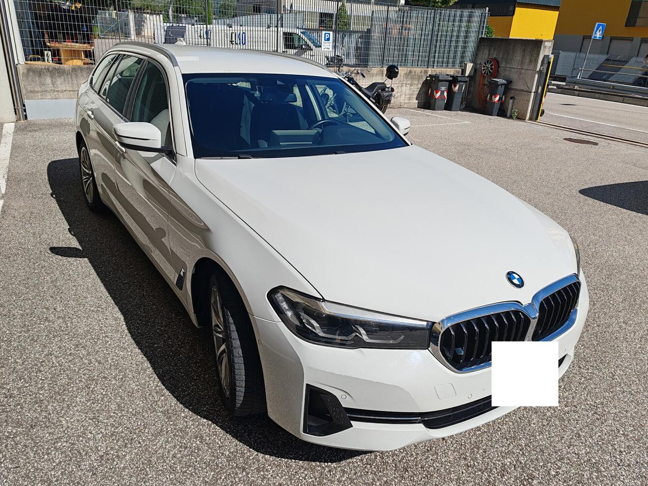 BMW 520d - X Drive - Touring Business - Diesel/Ibrida