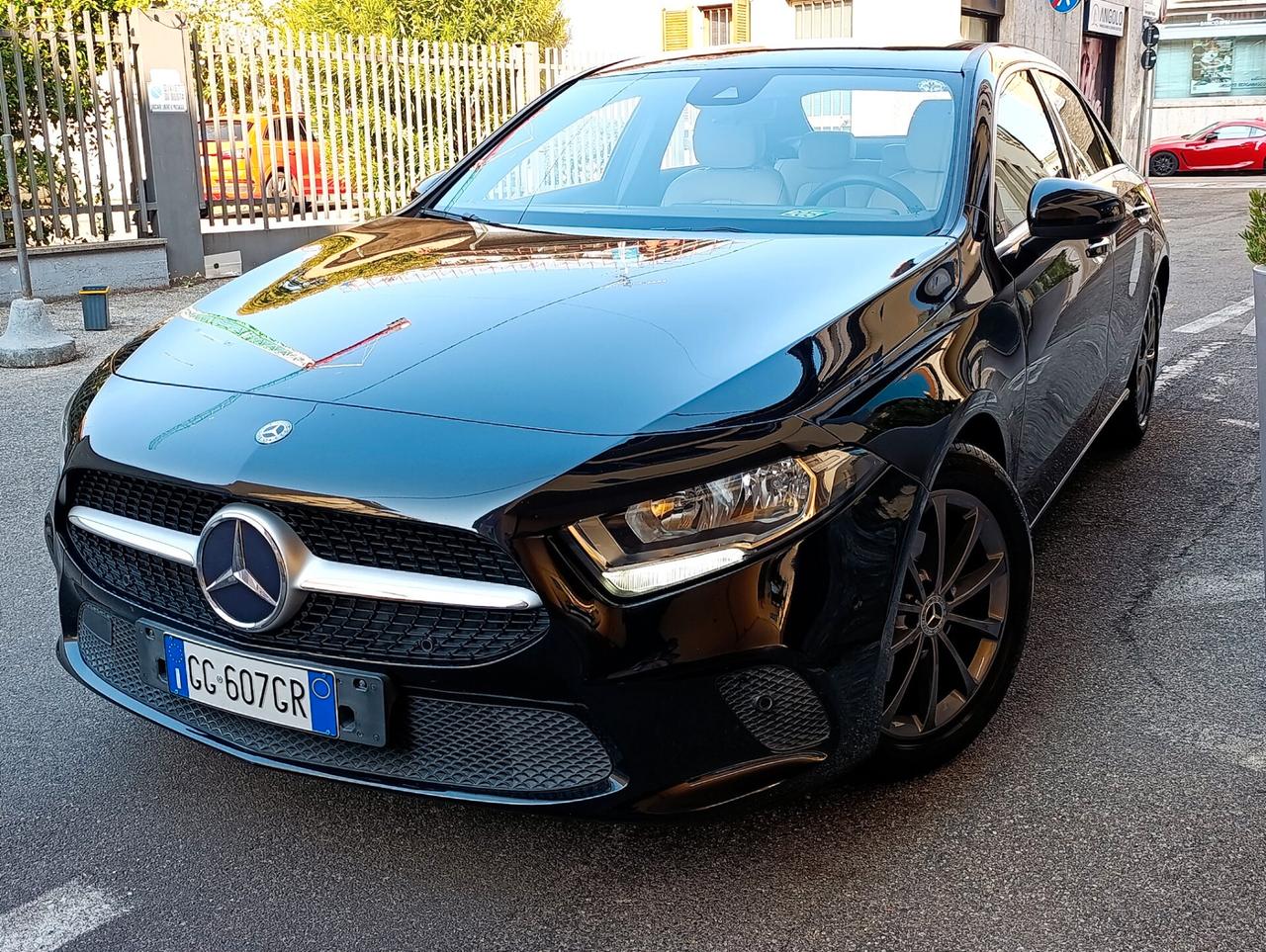Mercedes-benz A 180 Sport Sedan Luci 64 colori/Navi/Pelle chiara