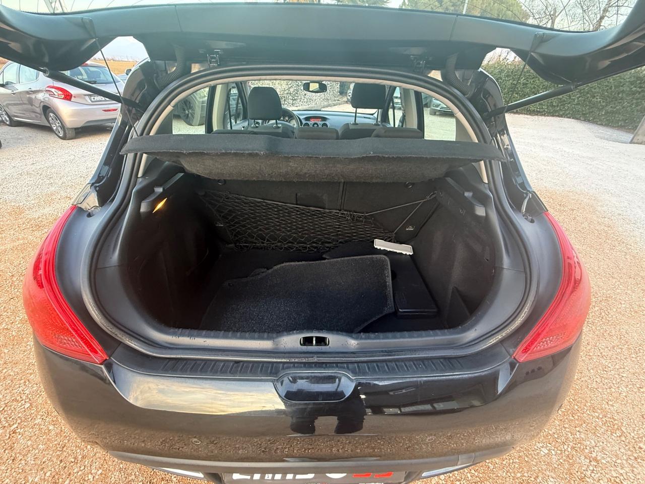 Peugeot 308 1.6 HDi 110CV 5p. Premium (5 Marce)