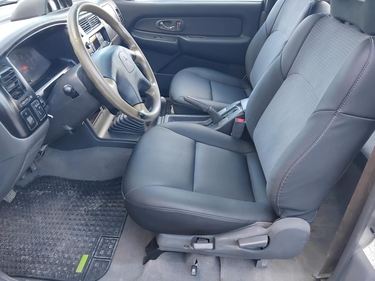 Mitsubishi L200 2.5 TDI 4WD 115cv 4 posti