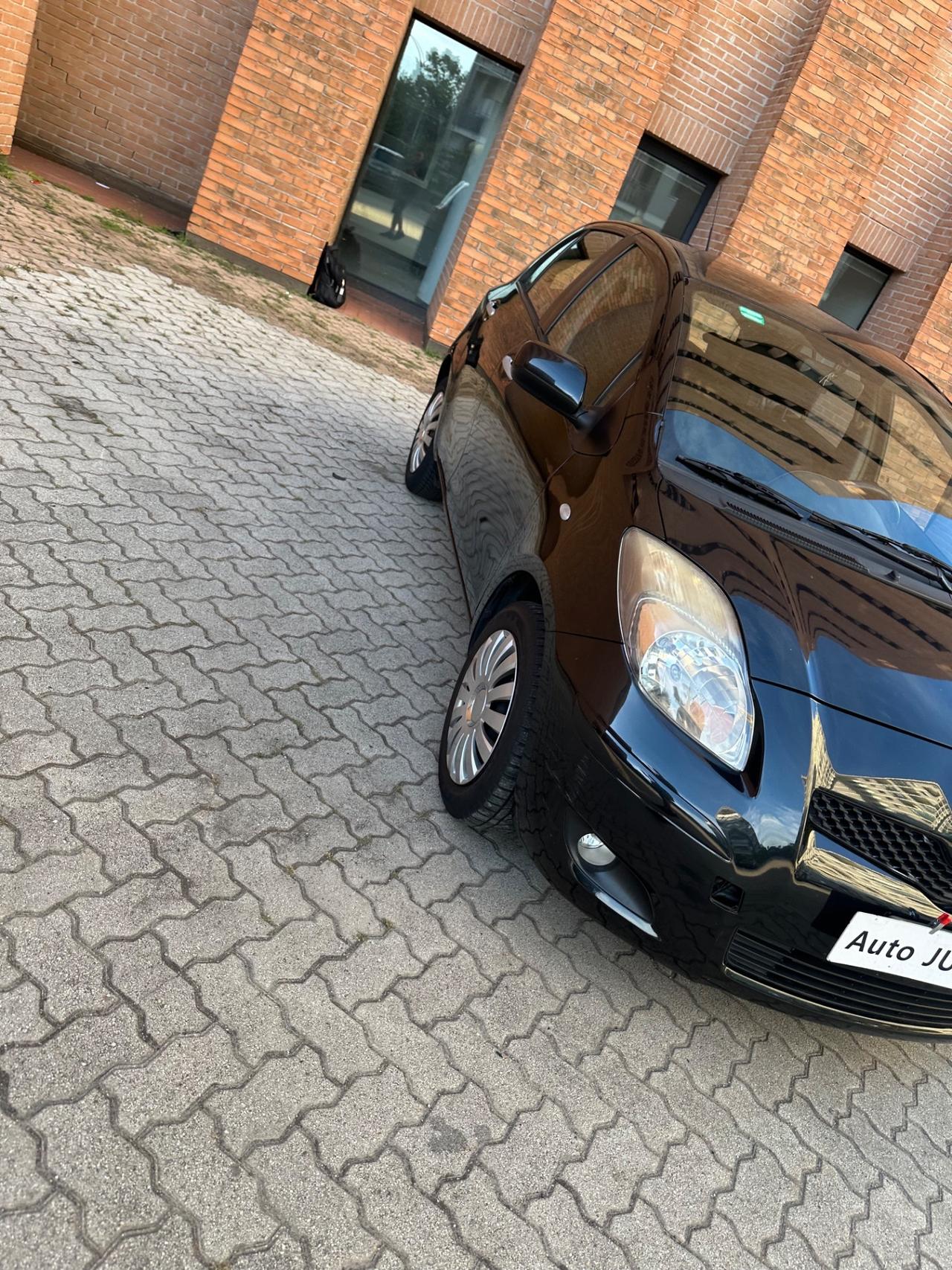 Toyota Yaris 1.0 5 porte Lounge