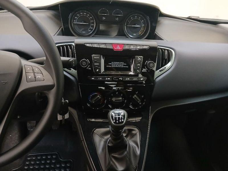 Lancia Ypsilon 1.0 firefly hybrid Oro s&s 70cv