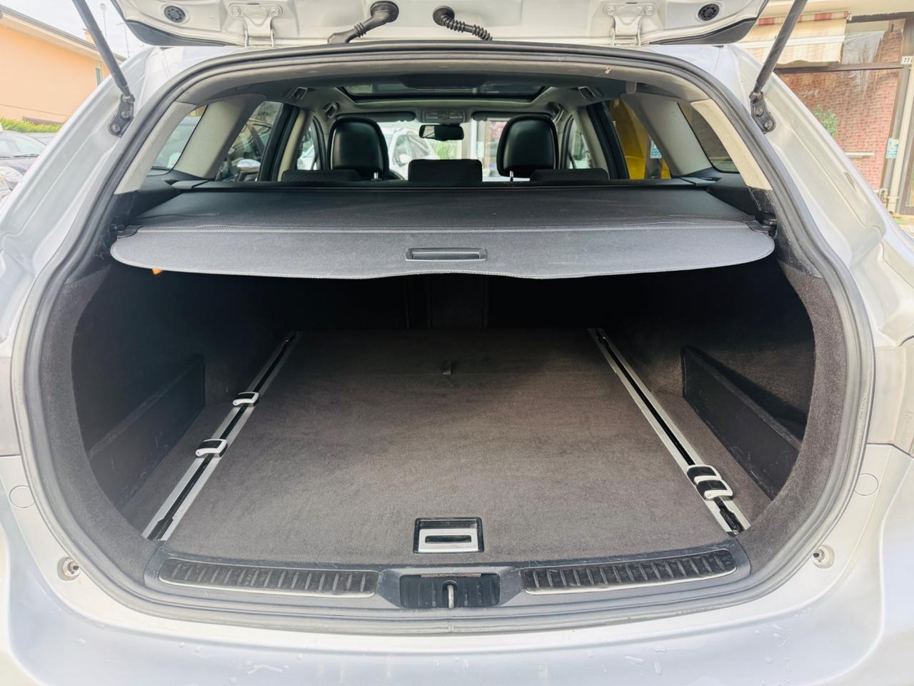 Toyota Avensis 2.2 D-Cat aut. Wagon Executive E5A