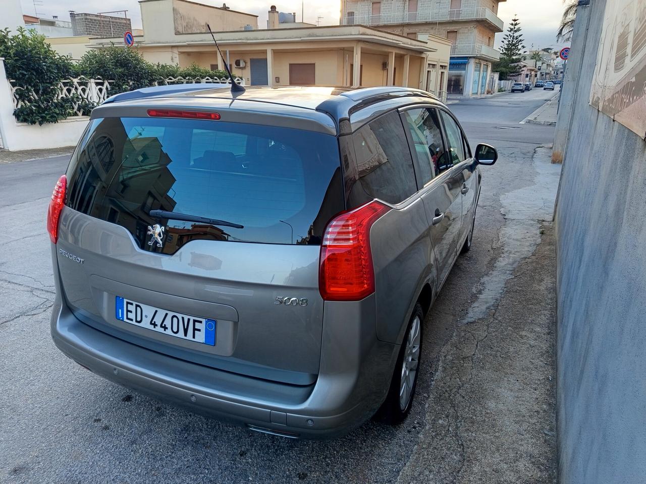 Peugeot 5008 2.0 Hdi 7 posti Allure
