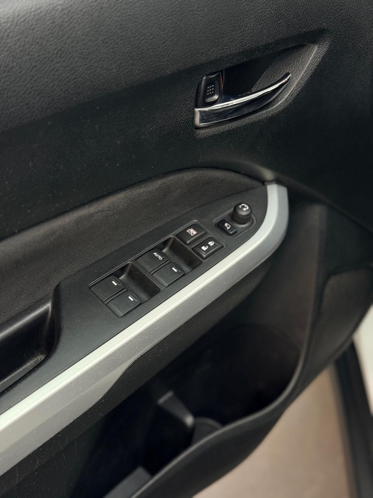 Suzuki Vitara 1.6 DDiS 4WD 120CV AllGrip DCT V-Top 09/2016 EURO 6B NEOPATENTATI