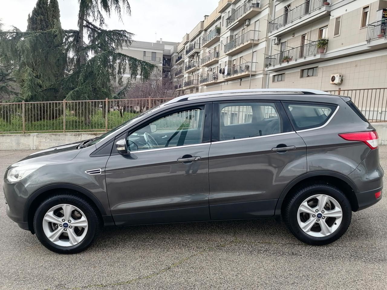 Ford Kuga 2.0 TDCI 120 CV **112.000 KM** TITANIUM 2016