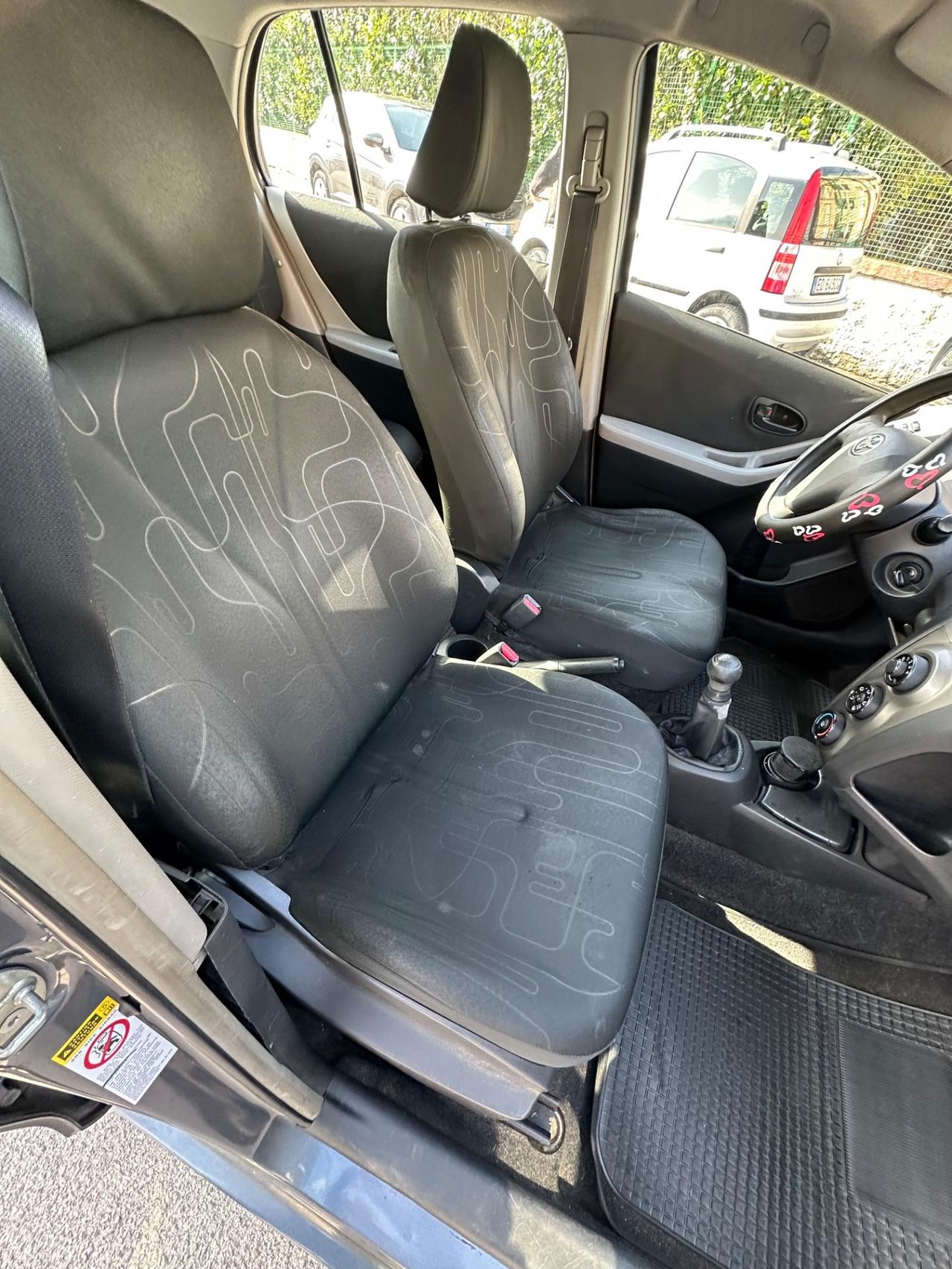 Toyota Yaris 1.0 5 porte Luxury pack