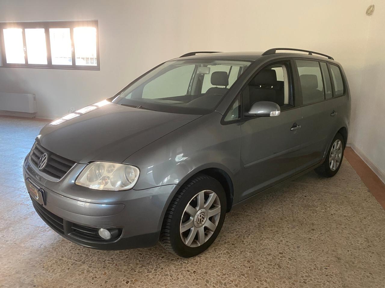 Volkswagen Touran 1.9 TDI 101CV Trendline anche pe NEOPATENTATI