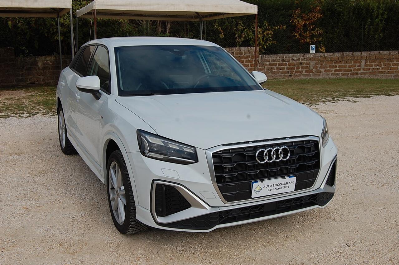 Audi Q2 35 TDI S tronic Identity Black