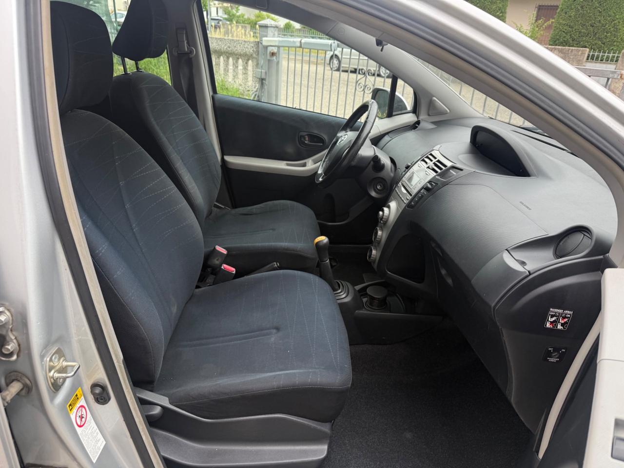 Toyota Yaris 1.0 5P. NEOPATENTATI NO BLOCCHI