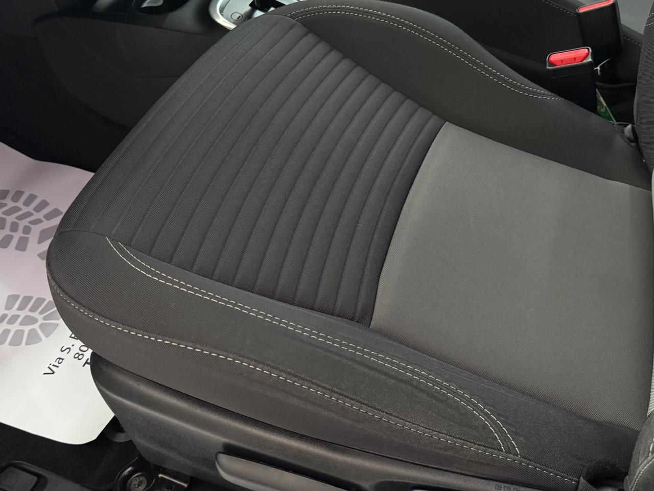 Toyota Yaris Hybrid Lounge Full Optional