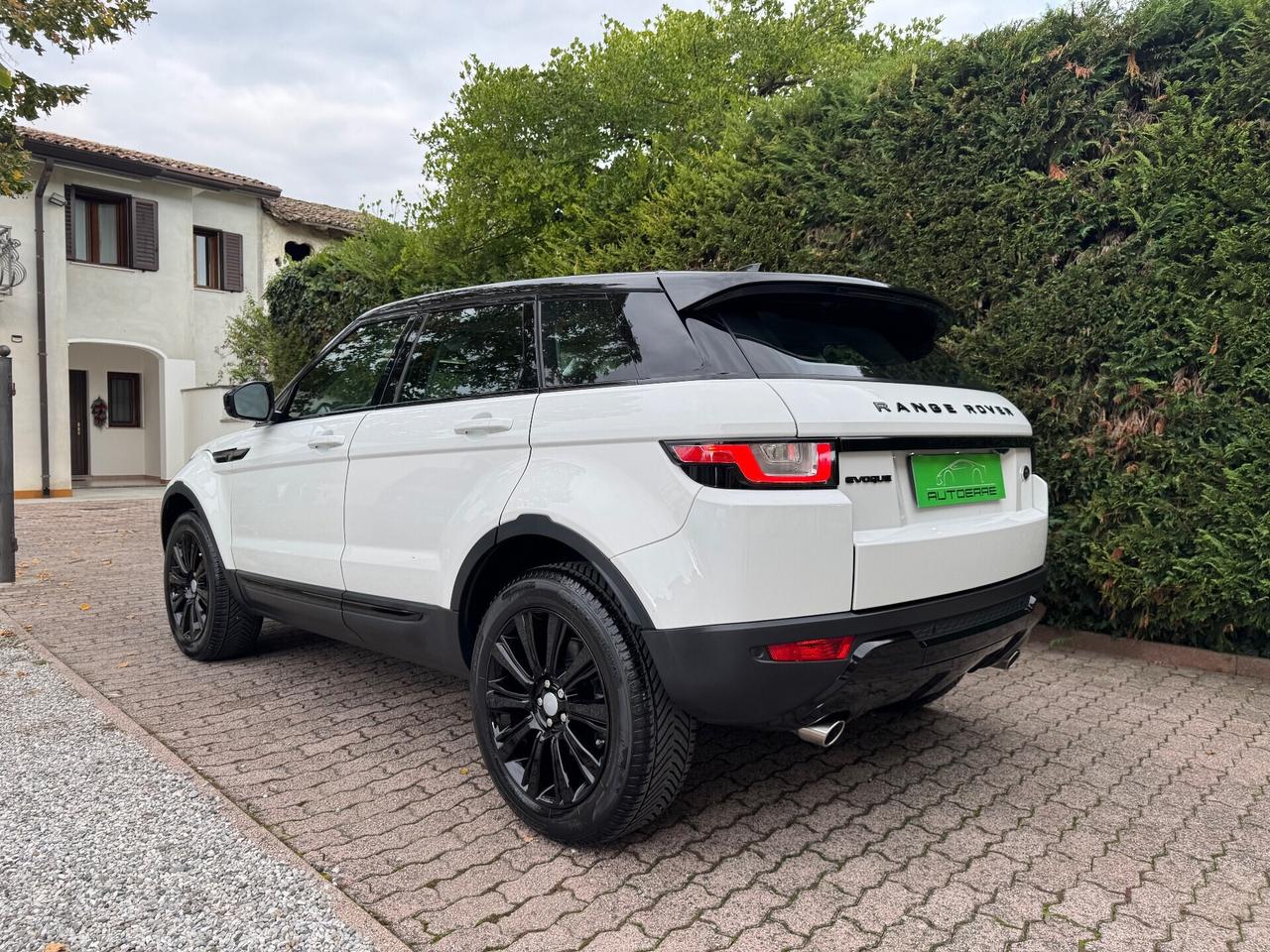 Land Rover Range Evoque 2.0 eD4 5p. SE Black Desing Pack