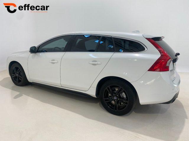 VOLVO V60 D4 Geartronic Momentum