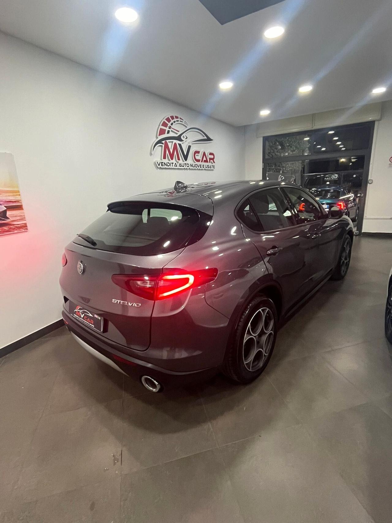 Alfa Romeo Stelvio 2.2 Turbodiesel 160 CV AT8 RWD Sport-Tech