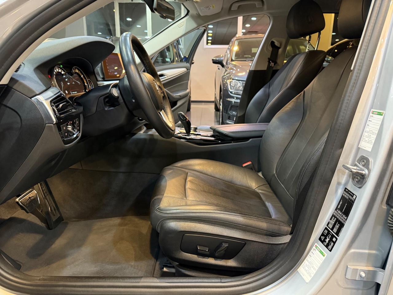 Bmw 520 G31Touring 520d xdrive Luxury GANCIO TRAINO !