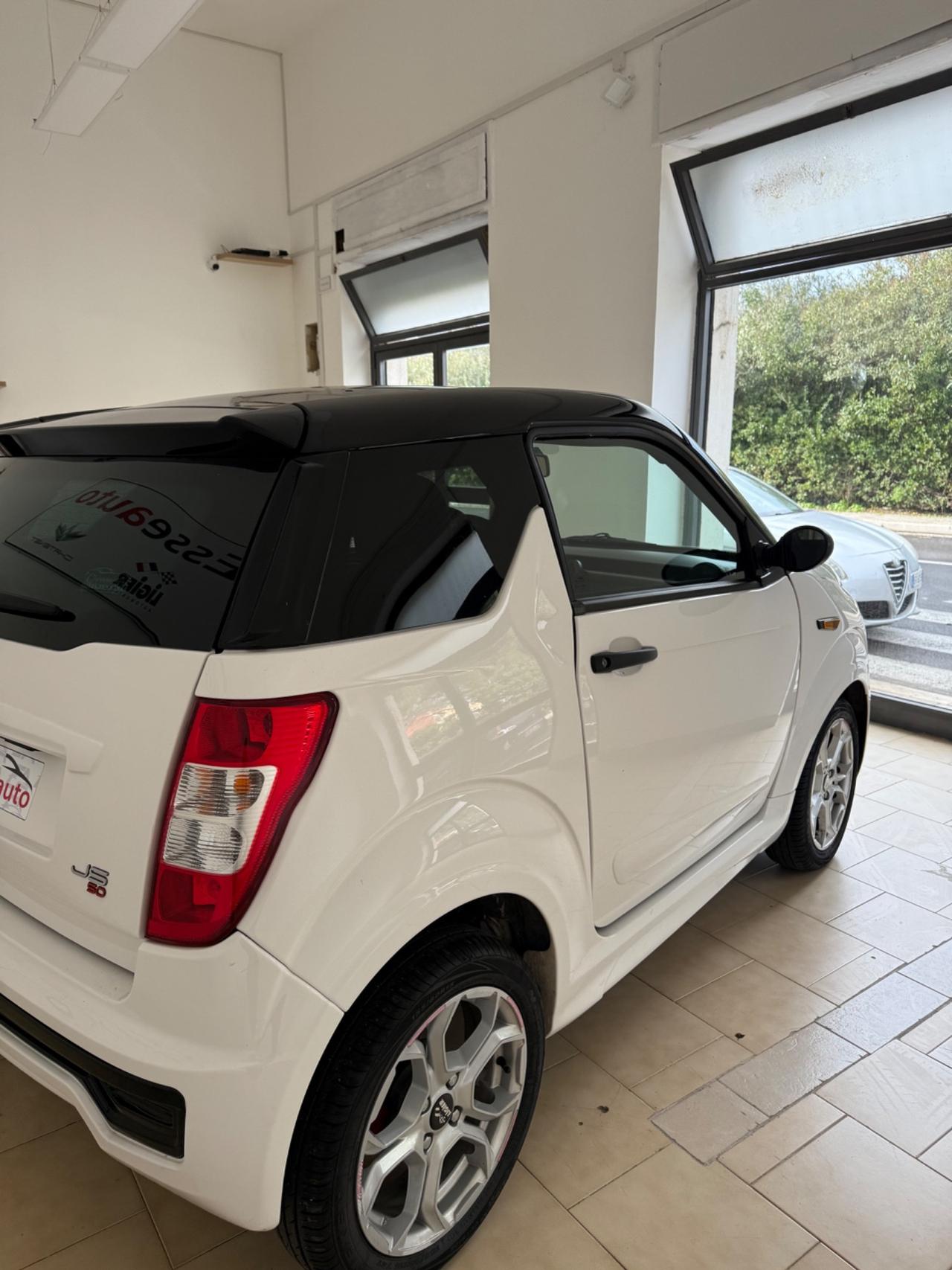 Ligier JS JS50 DCI Young Color